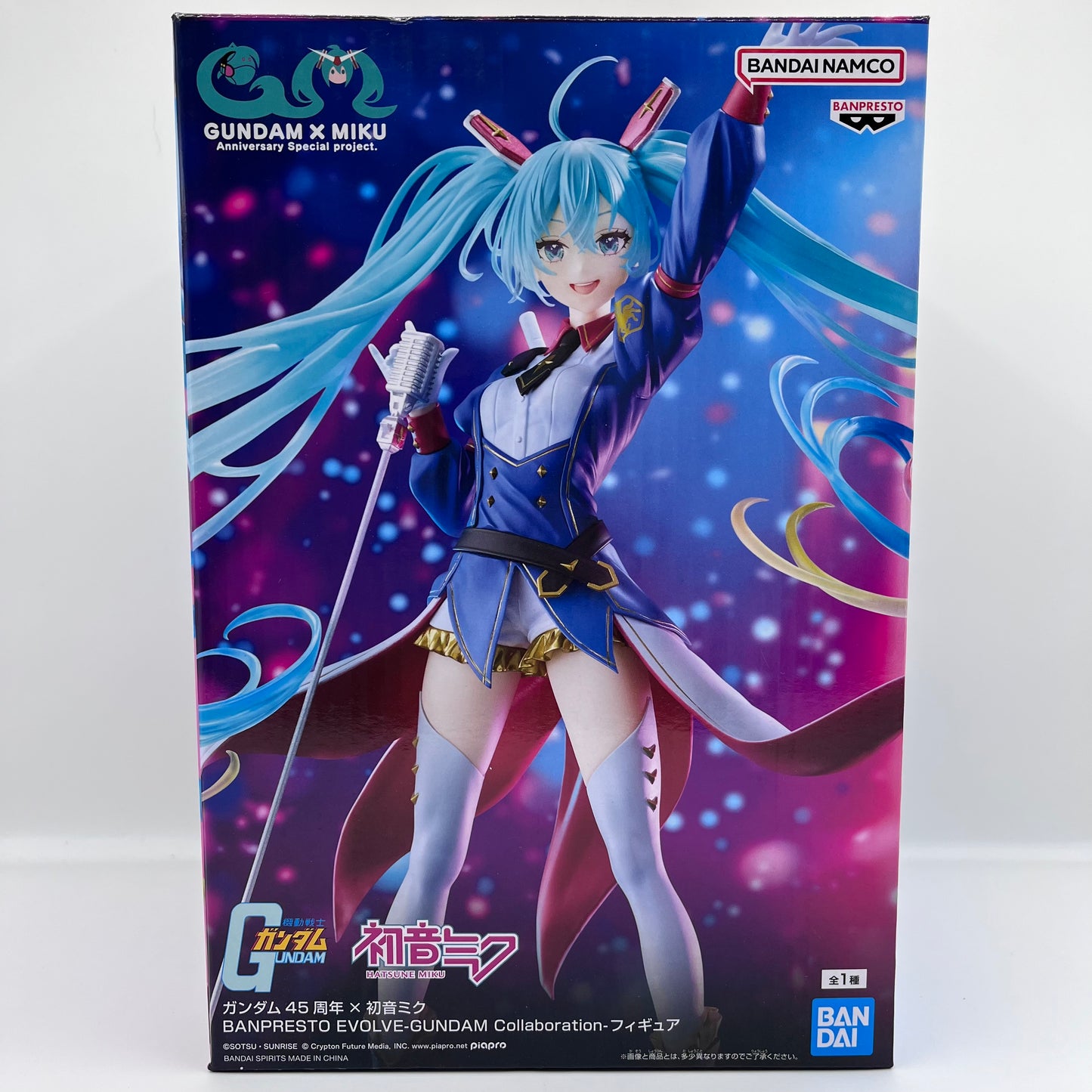 Hatsune Miku x Gundam 45th Anniversary Figure